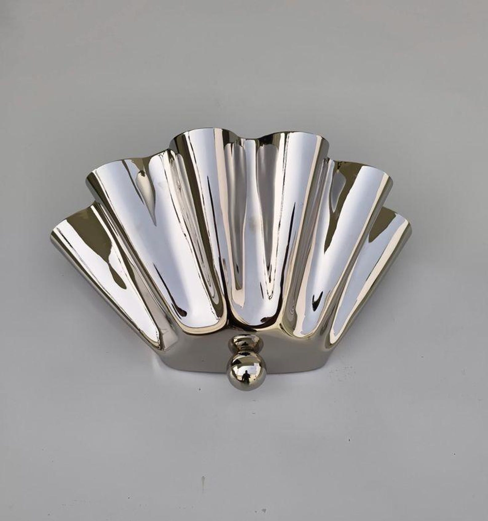 Handcrafted Elegant Polished Chrome Brass Wall Lamp — photo 1