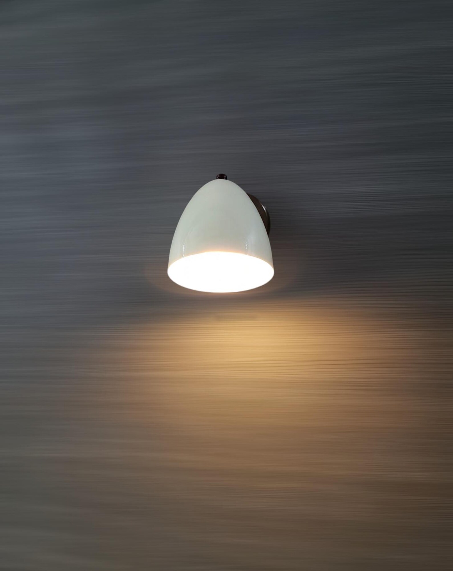 Handcrafted Elegant Brass Wall Light Industrial Style Wall Sconce — photo 1