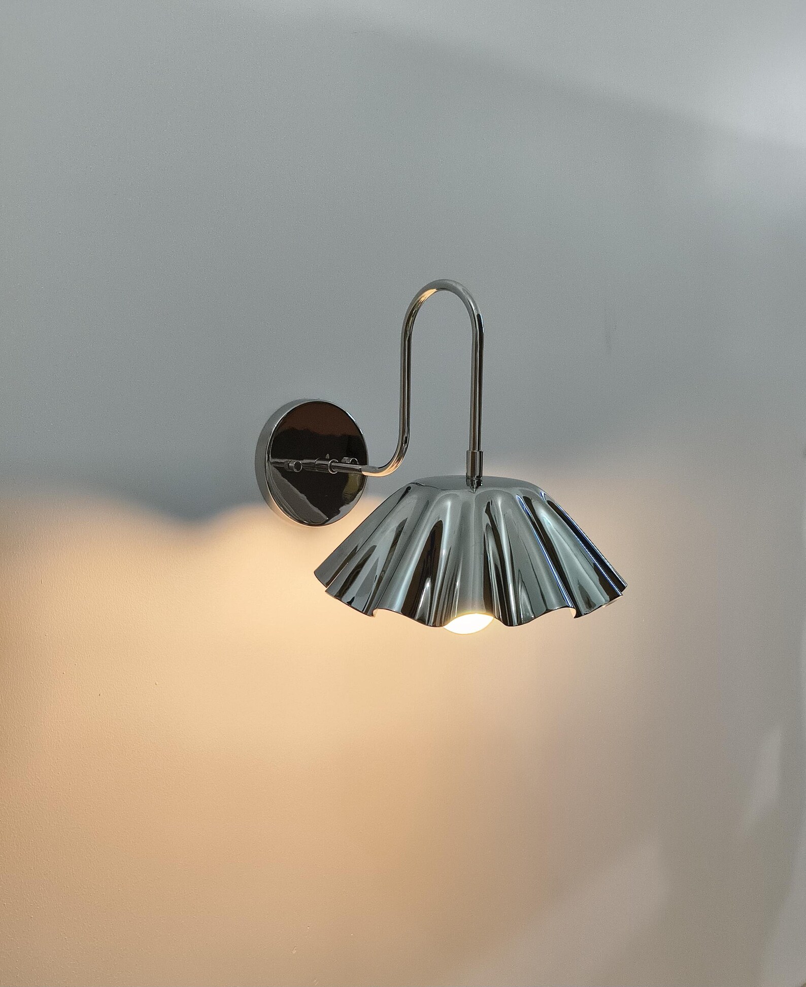 Handcrafted Timeless Brass Wall Lamp — photo 1