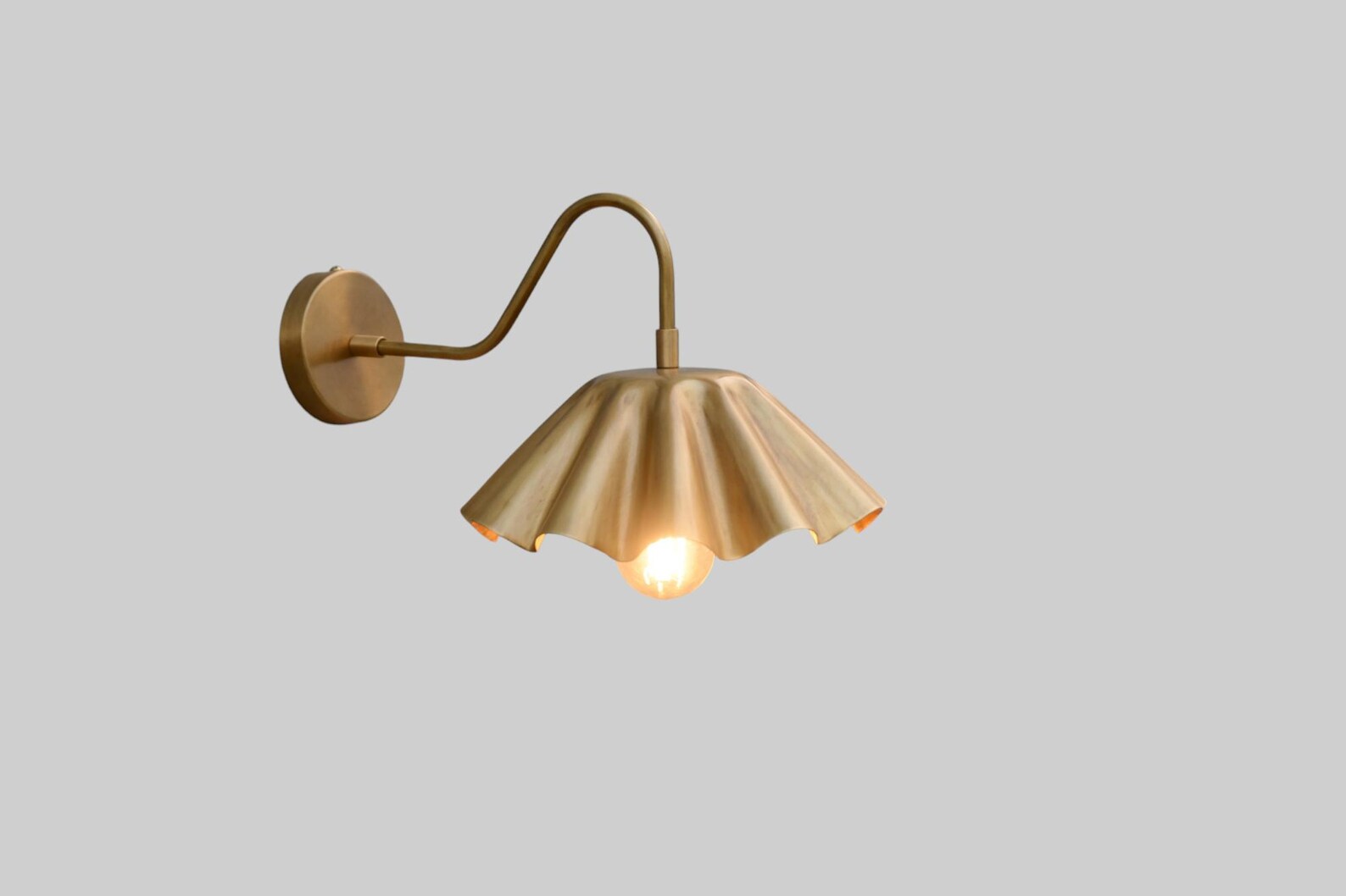 Timeless Brass Wall Lamp — photo 1